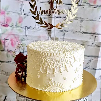 Anniversary & Engagement custom cake by Cakes & Shapes, Dubai — design code CS-0004