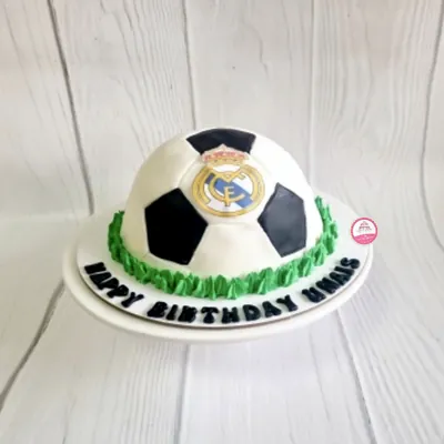 Birthday — Kids custom cake by Cakes & Shapes, Dubai — design code CS-0326