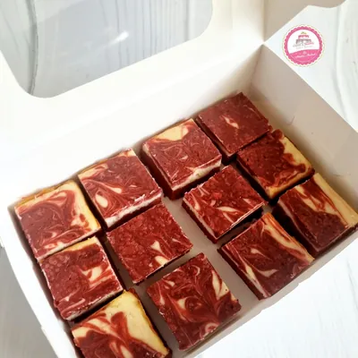 Desserts & Treats custom cake by Cakes & Shapes, Dubai — design code CS-0188