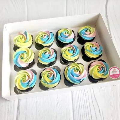 Desserts & Treats custom cake by Cakes & Shapes, Dubai — design code CS-0298