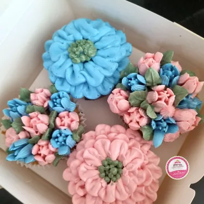 Desserts & Treats custom cake by Cakes & Shapes, Dubai — design code CS-0359